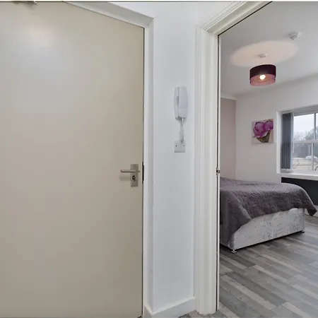 Flat 1 - For 2 In Town Centre 아파트 *