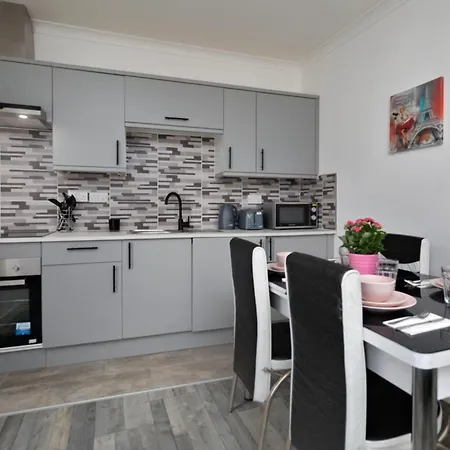 Flat 1 - For 2 In Town Centre * Scarborough